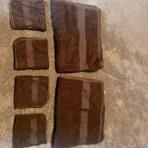 NWT bath towels and wash cloths